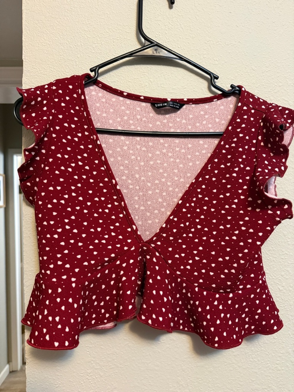 SHEIN Red Heart Print Ruffle V-Neck Crop Top